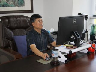 法国嘉宾慕名来访，极速电竞以诚相待